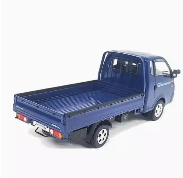 1/24 Scale Hyundai Porter II Truck Model Kit - Image 3