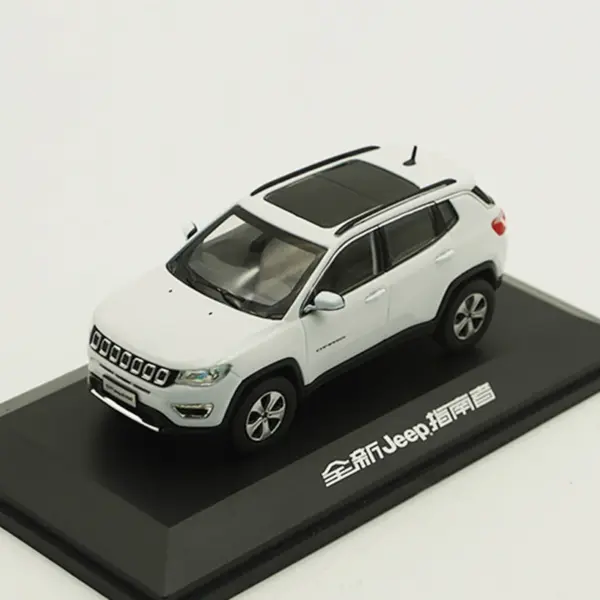 1:43 Jeep Compass Diecast Alloy Model Car - Image 4