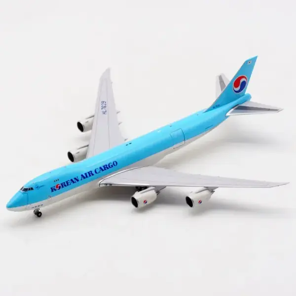 Korean Air Cargo B747-8F Diecast Model 1:400 - Image 3