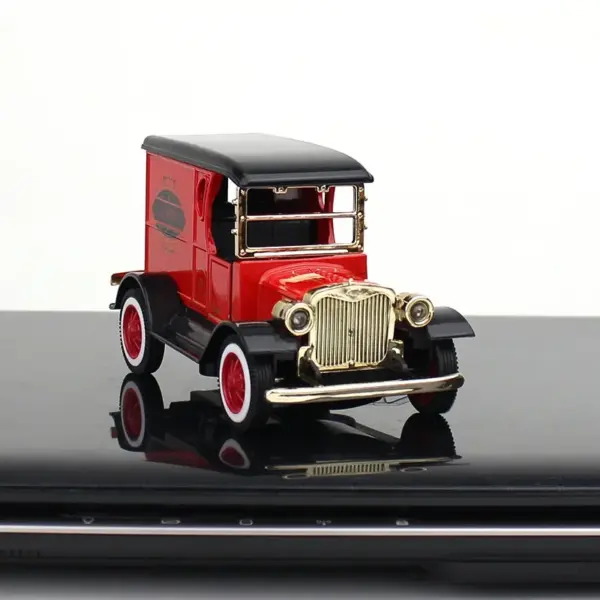 Retro Metal Ford Car Model Collectible - Image 7
