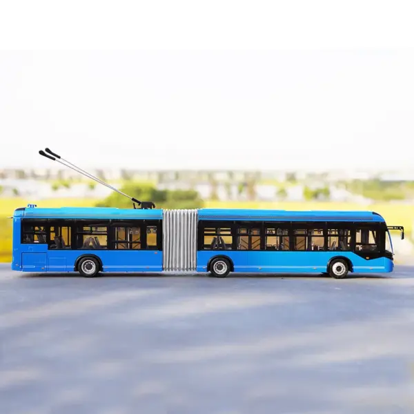 1/42 Scale Dual-Source Trolleybus Model