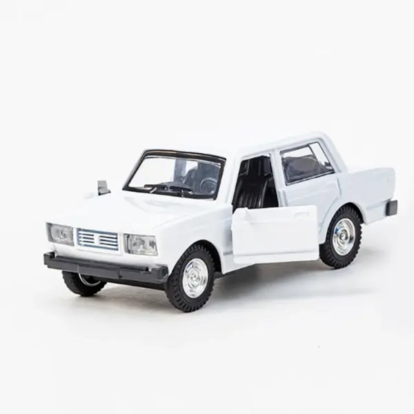 1:32 Scale Metal Alloy Soviet Lada Model Car - Image 9