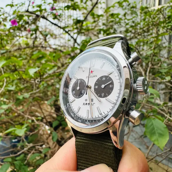 1963 Men's Quartz Military Chronograph Watch - Image 2