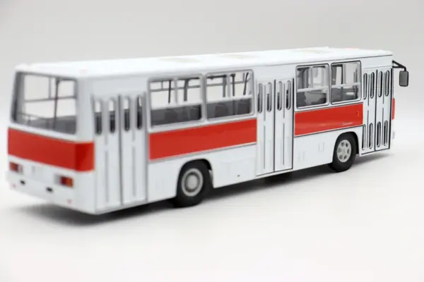 Ikarus 260 Diecast Bus Model 1/43 Scale - Image 3