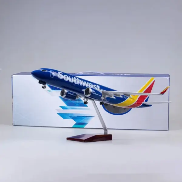 Diecast Boeing 737 Model 1:85 Scale - Image 7
