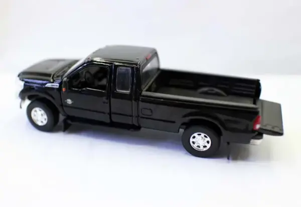 1/64 Scale F-250 Diecast Truck Model - Image 4