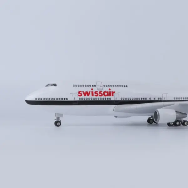 1:150 Scale Swiss Airlines B747 Model Plane - Image 4