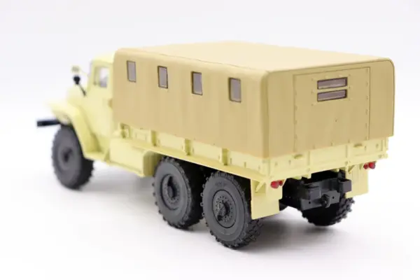1:43 Scale URAL 377D Diecast Truck Model - Image 5