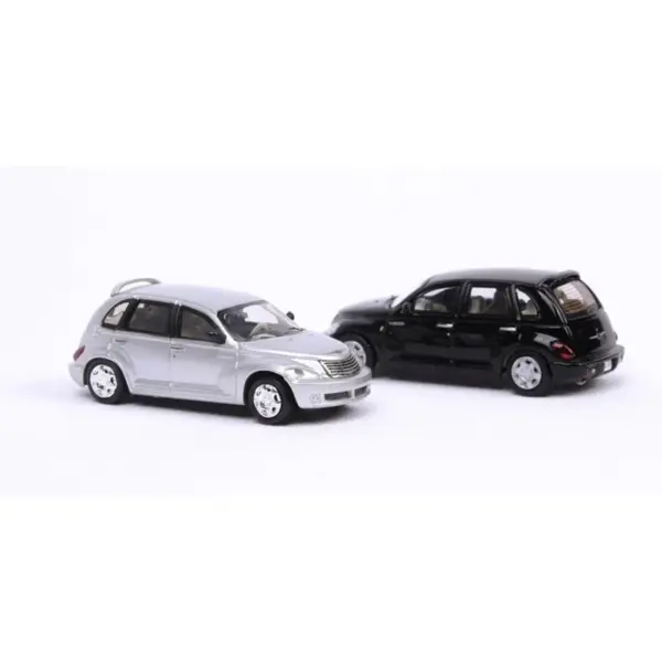 1:87 Scale Chrysler PT Cruiser Resin Model - Image 2