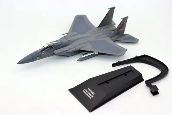 1/100 Scale F-15C Eagle Diecast Model - Image 6