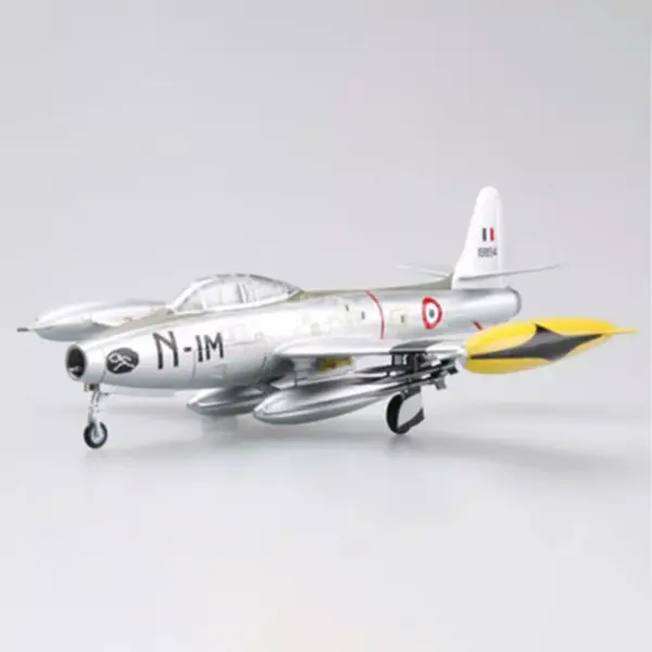 1:72 Scale F-84G Fighter Aircraft Model - Image 2