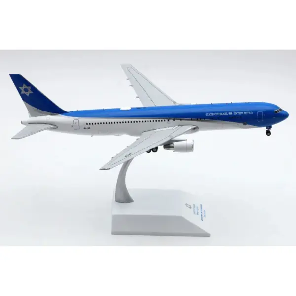 Diecast Boeing 767-300ER Model 1:200 Scale - Image 3