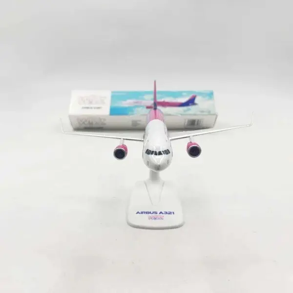 Wizz Air A321 Neo 1:200 Scale Model Plane - Image 3