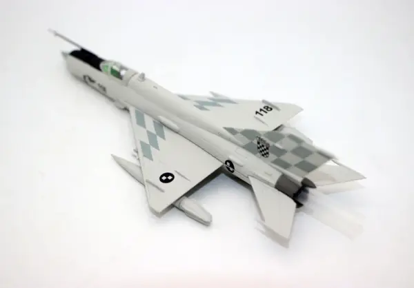 1/100 Scale Diecast Mig 21bisD Model Aircraft - Image 5
