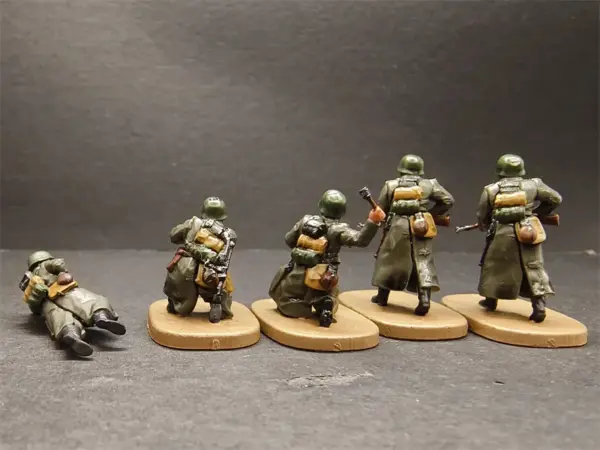 1/72 Scale Set of 5 German Soldier Figures - Image 4