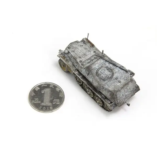 1:72 German SDKFZ 253 Military Vehicle Model - Image 2