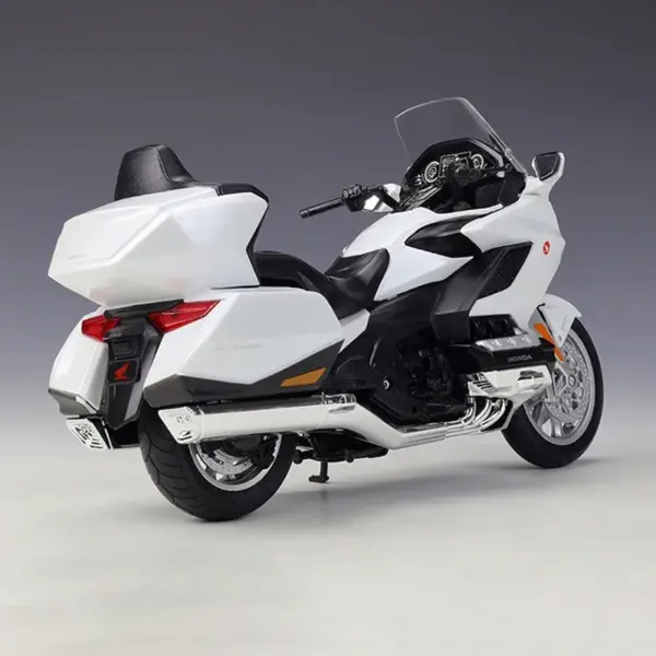 1:12 Scale Honda 2020 Gold Wing Model Motorcycle - Image 2