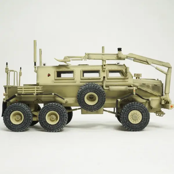 1:72 Buffalo Military Vehicle Model - Image 2