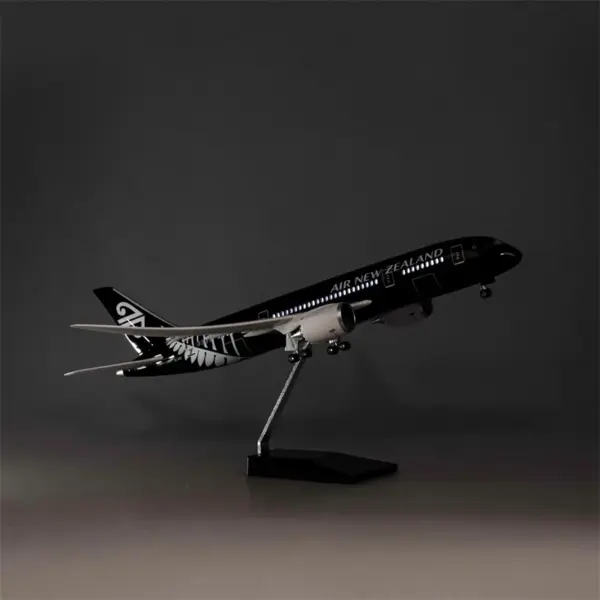 B787 New Zealand Airlines Diecast Model Plane - Image 4