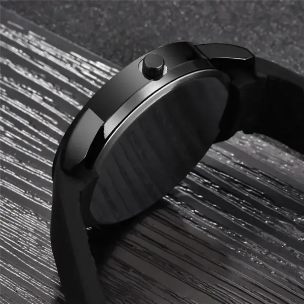 XINEW Quartz Watch Model 2139 with Rubber Band - Image 6