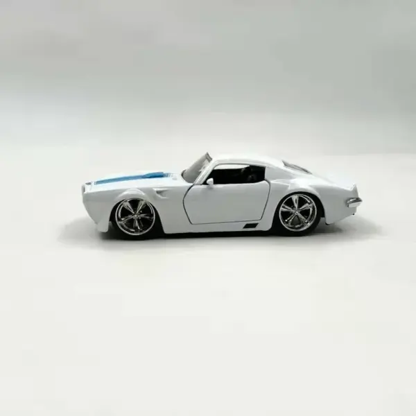 1972 Pontiac Firebird Diecast Model 1:32 Scale - Image 2