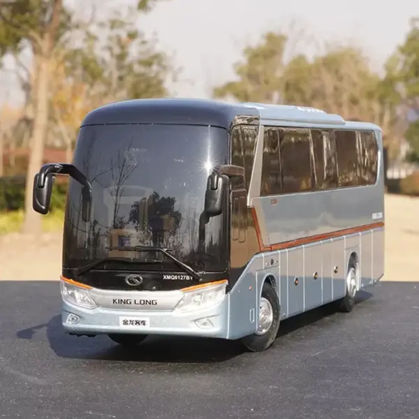 1:38 Scale Alloy Xiamen Jinlong Bus Model - Image 2