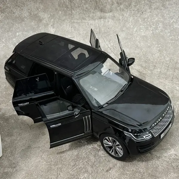 1:18 Diecast Metal Range Rover SUV Model - Image 4