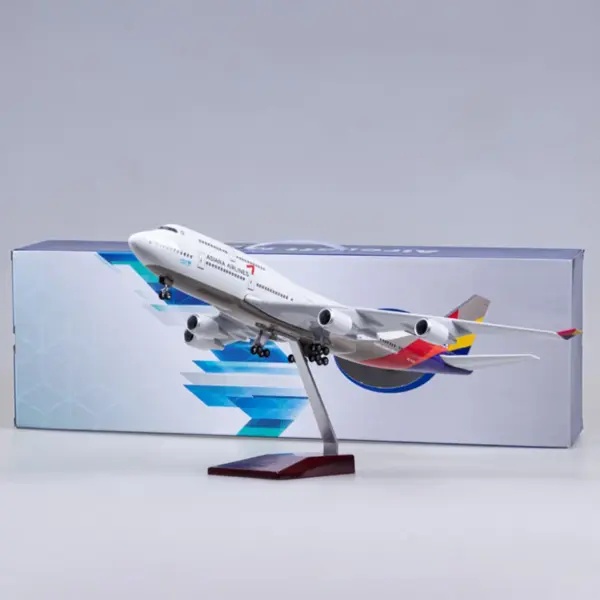 1/160 Scale B747 Korean Airline Model with LED