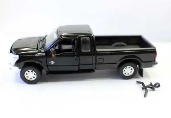1/64 Scale F-250 Diecast Truck Model - Image 5