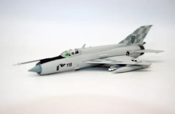 1/100 Scale Diecast Mig 21bisD Model Aircraft - Image 2