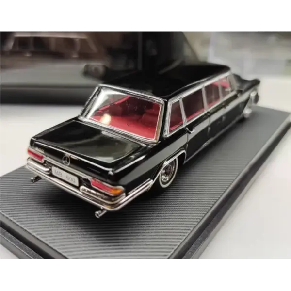 1:64 Scale Diecast Benz W100 Model Car - Image 4