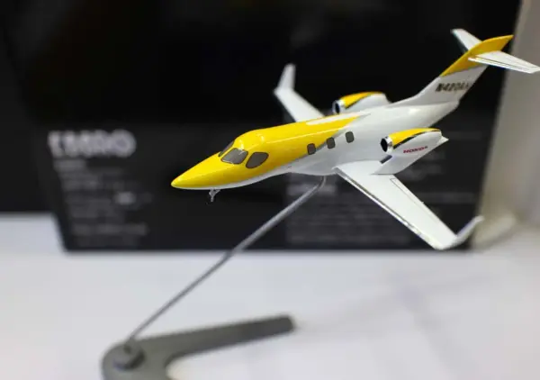 Ebbro 1/144 Scale HondaJet Model Aircraft - Image 11