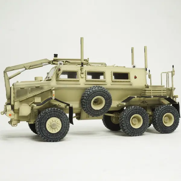 1:72 Buffalo Military Vehicle Model - Image 3