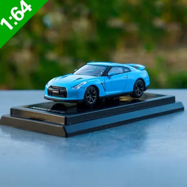 1:64 Scale Nissan GTR Diecast Model Car - Image 5