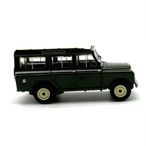 1:76 Scale Diecast Alloy Land Rover Model - Image 4