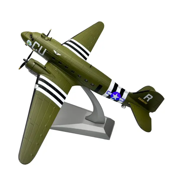 1:100 Diecast Douglas C47 Skytrain Model Aircraft - Image 3