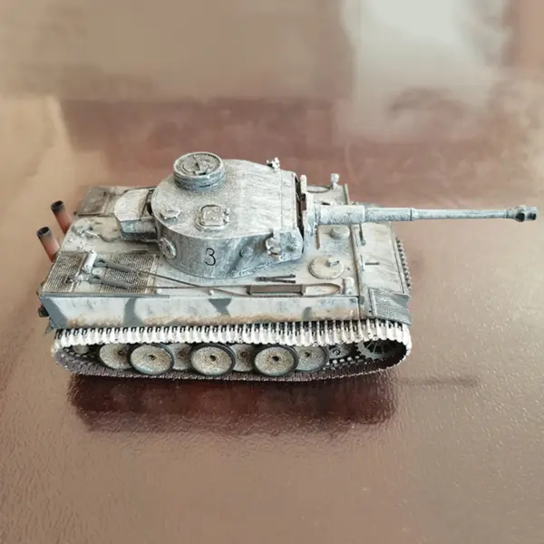 1:72 Scale German Tiger Tank Model 63112 - Image 4
