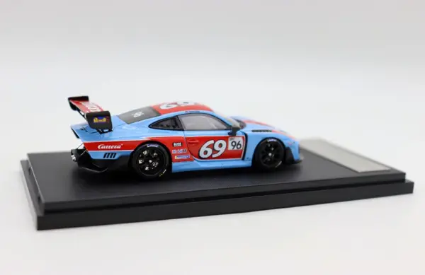 1/64 Scale Porsche 935 Racing Car Model - Image 4