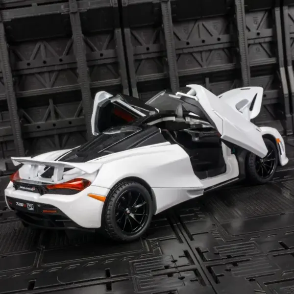 1:24 McLaren 720S Diecast Alloy Model Car - Image 2