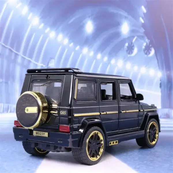 1:24 Mercedes-Benz G65 Diecast Toy Car - Image 3