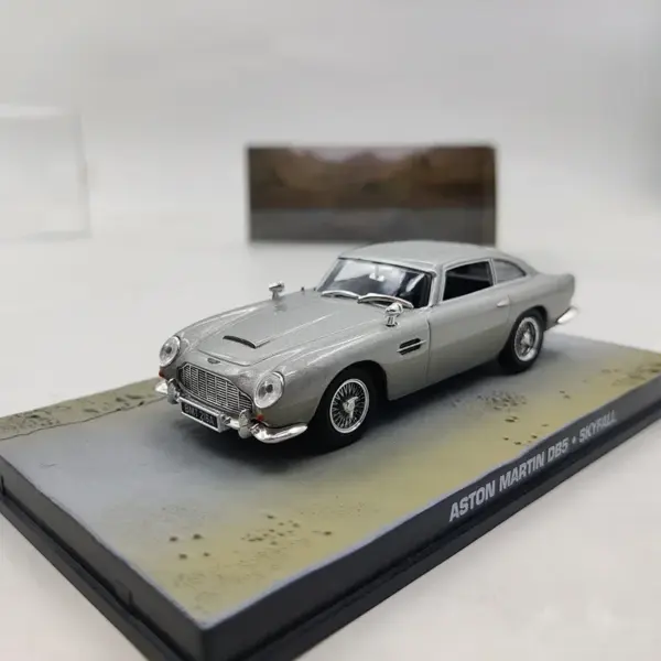 Diecast 1:43 Scale DB5 Car Model Toy - Image 3