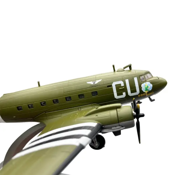 1:100 Diecast Douglas C47 Skytrain Model Aircraft - Image 4