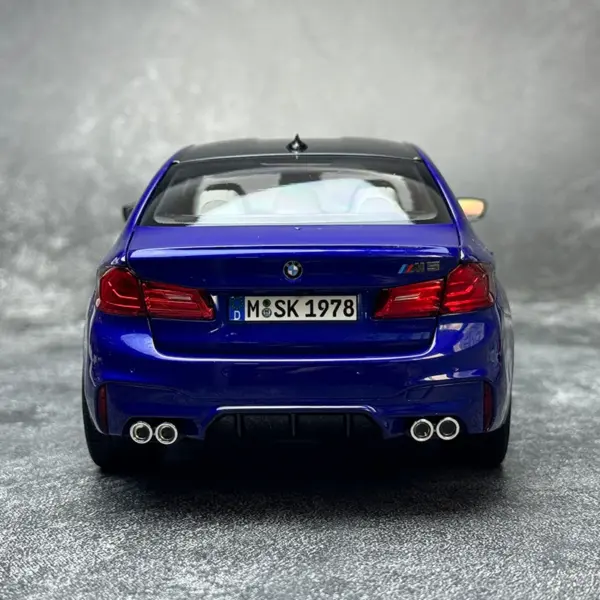 BMW M5 F90 1:18 Scale Metal Model Car - Image 3