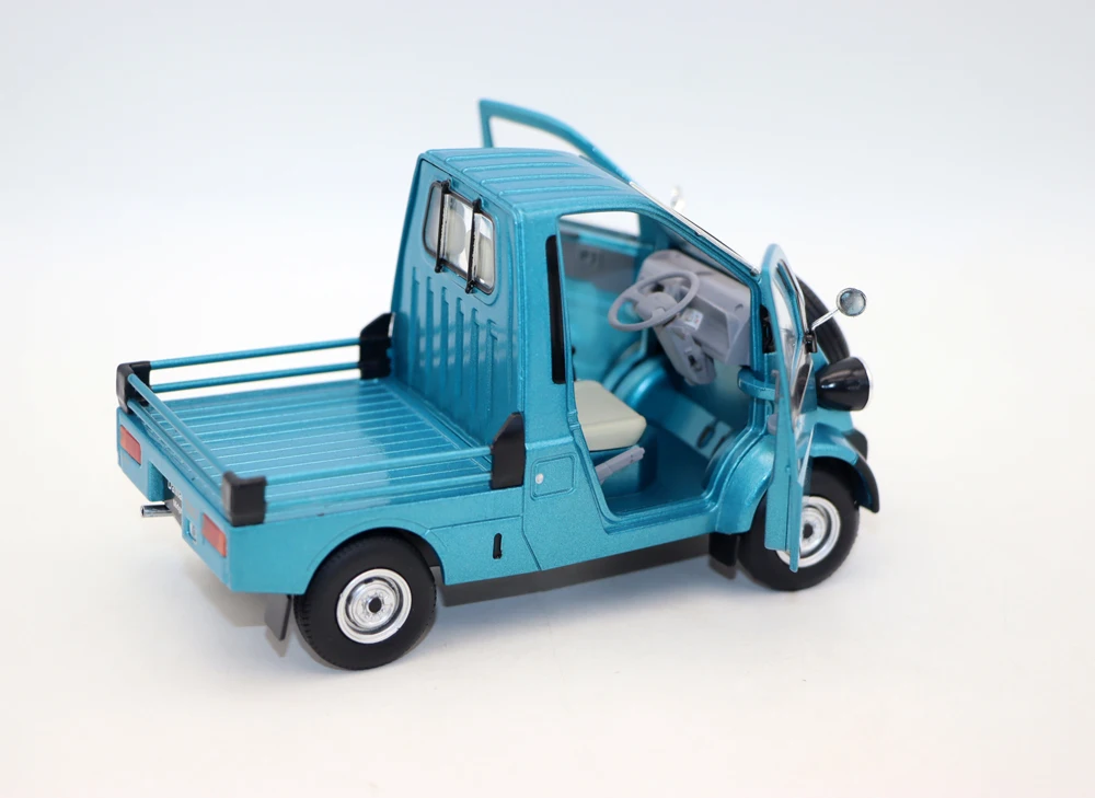 Daihatsu Midget II 1996 Diecast Model 1/24 Scale 3 Daihatsu Midget II 1996 Diecast Model 1/24 Scale - Image 3