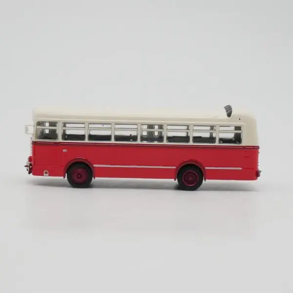 1:72 Scale Brossel Jonckheere Bus Model - Image 2