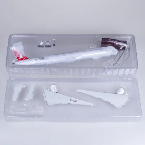 Diecast Resin B777 Turkish Airlines Model - Image 6