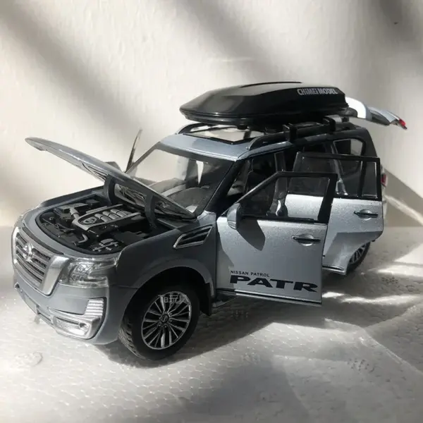 1:32 Nissan Patrol Y62 Diecast Toy Car - Image 4