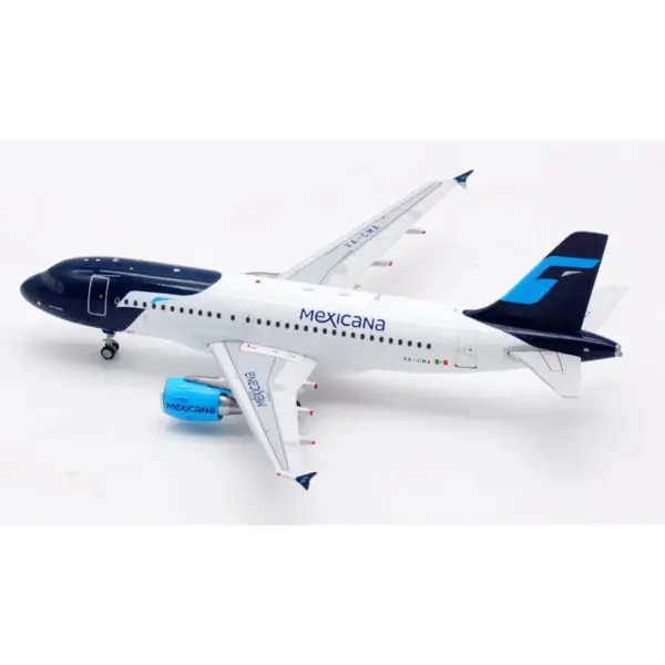 1:200 Diecast Mexicana Airlines Airbus A319 Model - Image 6