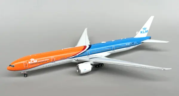 KLM B777-300ER Diecast Aircraft Model 1:400 - Image 4