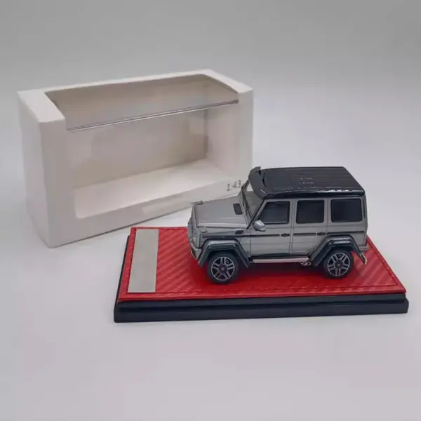 1:43 Scale Diecast Benz G500 Model Car - Image 7